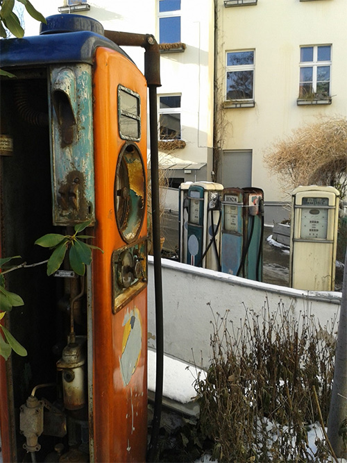 Alte Tankstelle im Hinterhof Berlin